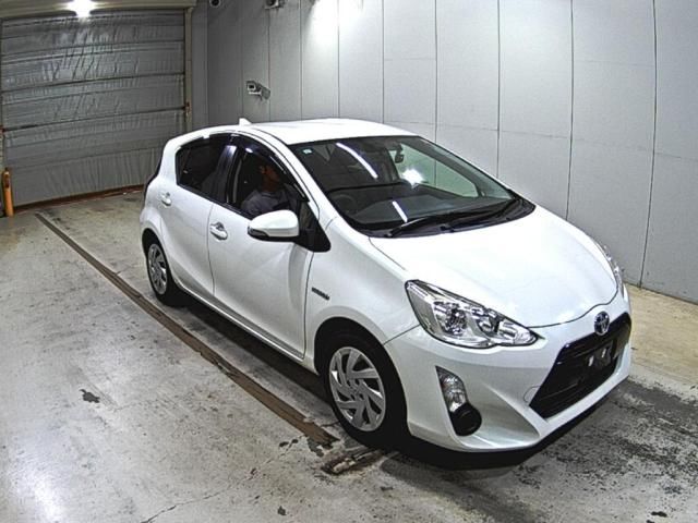 2015 Toyota Aqua S Japan auction vehicle