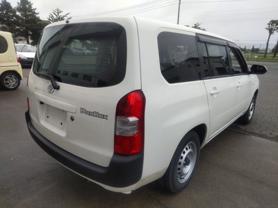 2021 Toyota Probox auction photo 2