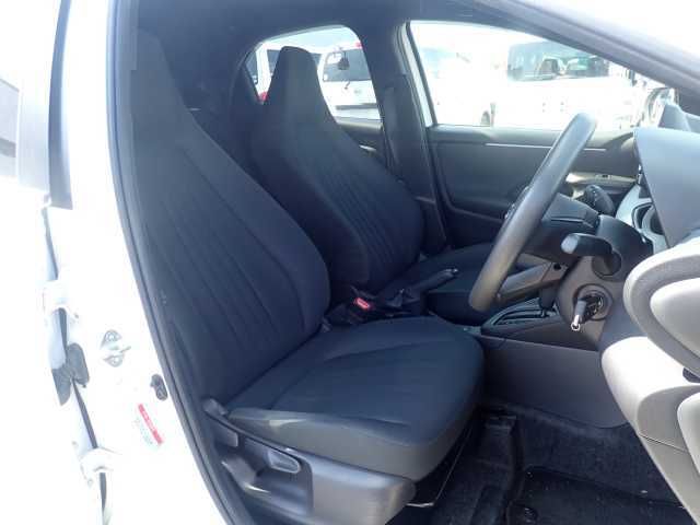 2020 Toyota Yaris X auction photo 5
