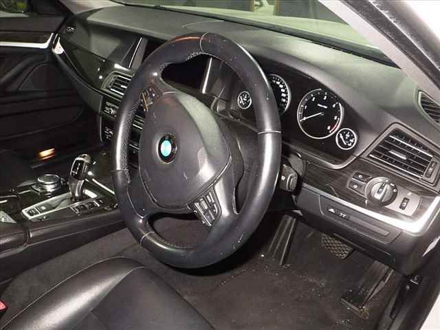 2015 BMW 5 Series 523d auction photo 8