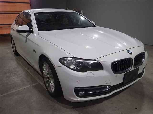 2015 BMW 5 Series 523d auction photo 3