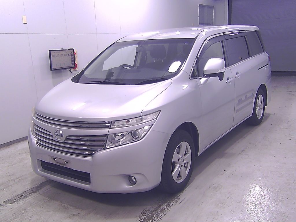2013 Nissan Elgrand 250XG auction photo 4