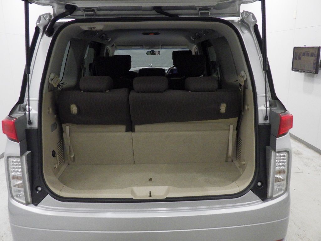 2013 Nissan Elgrand 250XG auction photo 8