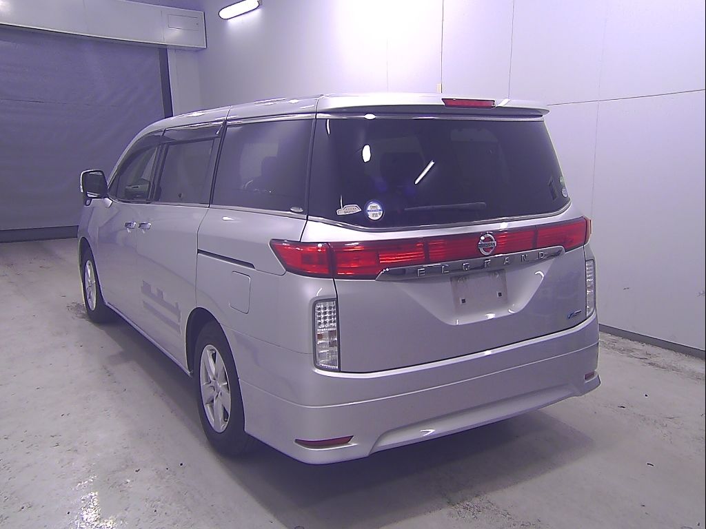 2013 Nissan Elgrand 250XG auction photo 5