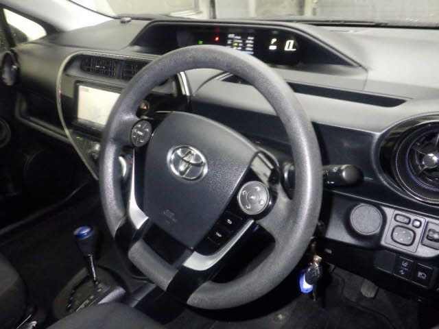 2020 Toyota Aqua S auction photo 3