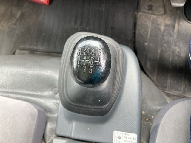 2017 Isuzu Elf Aluminum van auction photo 10