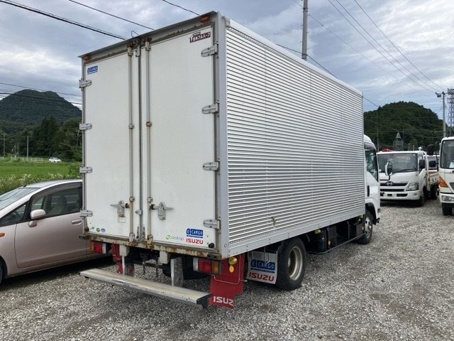 2017 Isuzu Elf Aluminum van auction photo 2