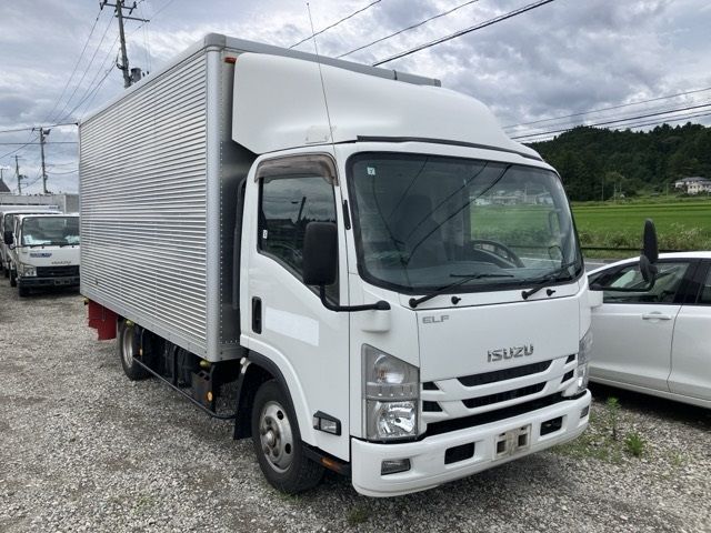 Japan Auction Vehicles 12 2017 Isuzu Elf Aluminum van auction photo