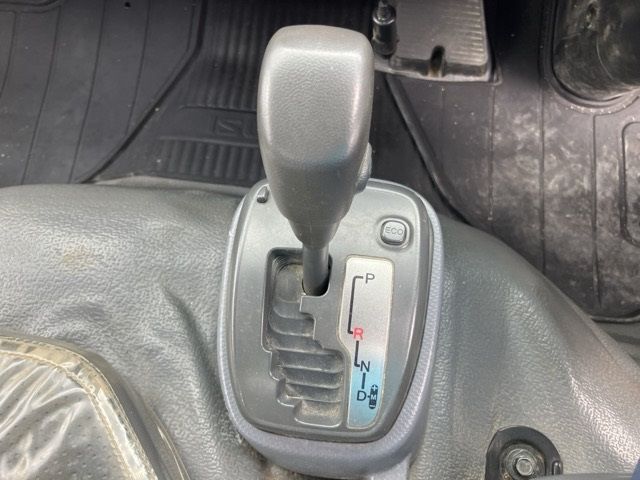 2018 Isuzu Elf dump auction photo 11