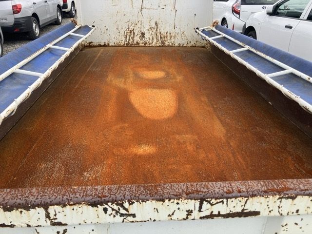 2018 Isuzu Elf dump auction photo 9