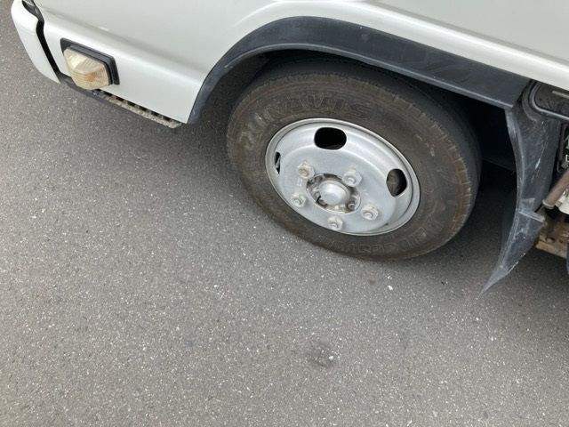 2013 Isuzu Elf Aluminum Van PG auction photo 9