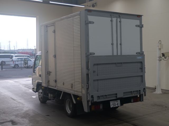 2013 Isuzu Elf Aluminum Van PG auction photo 2