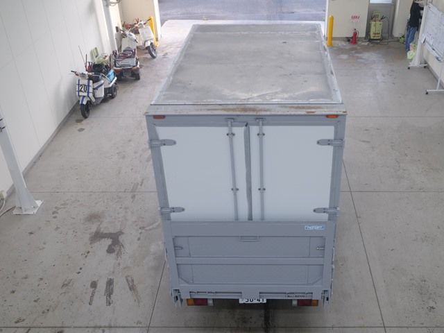 2013 Isuzu Elf Aluminum Van PG auction photo 3