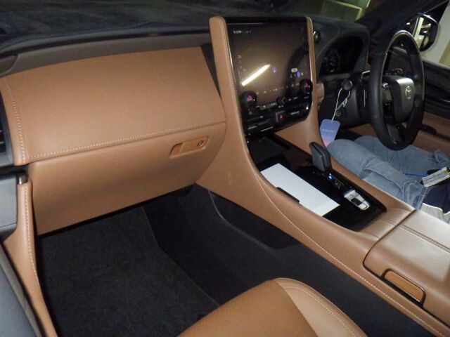 2025 Toyota Vellfire Z Premier auction photo 3