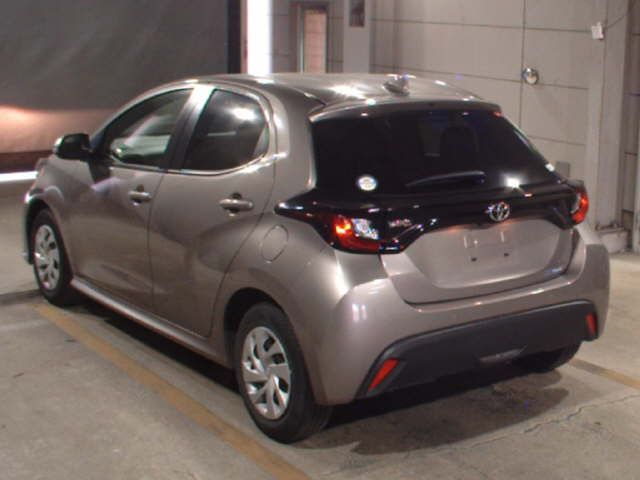 2024 Toyota Yaris X auction photo 2