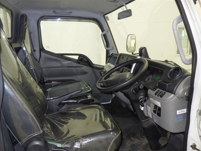 2019 Mitsubishi Fuso Canter Flatbed auction photo 5