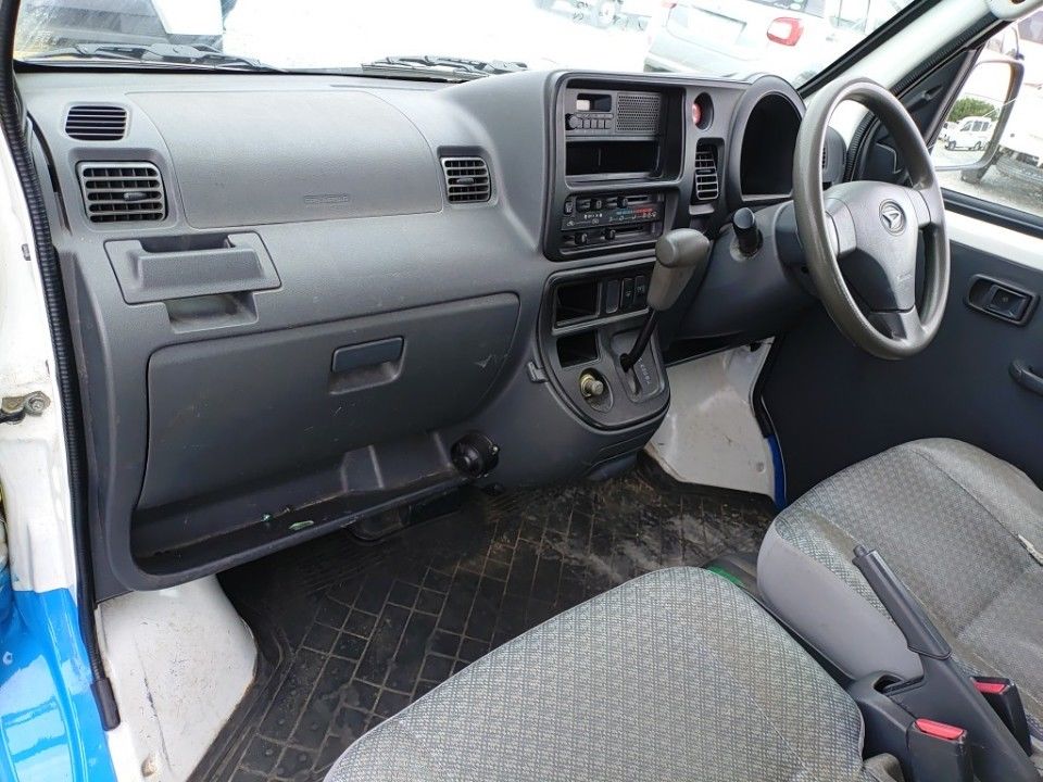 2015 Daihatsu ハイゼット カーゴ auction photo 16