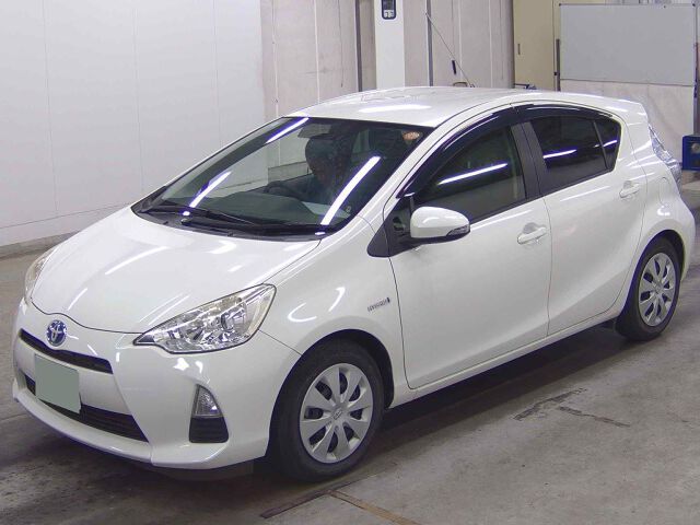 2014 Toyota Aqua auction photo 4