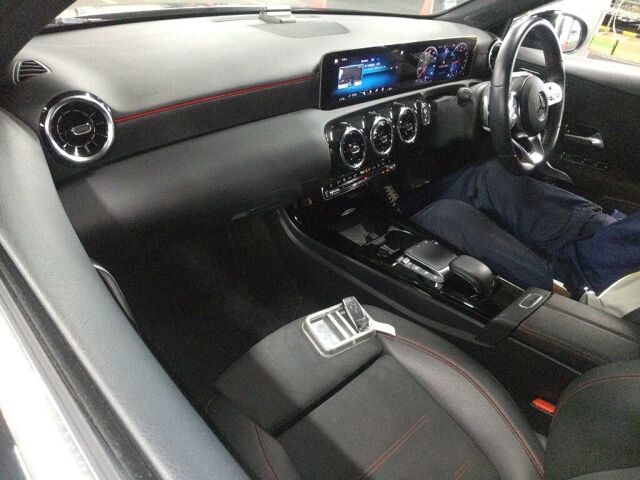 2020 Mercedes-Benz A-Class A180スタイルAMGライ auction photo 3