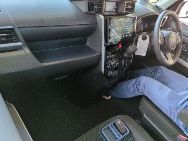2025 Toyota Roomy カスタムG auction photo 3