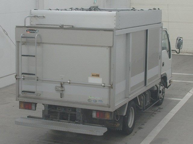 2017 Isuzu Elf ボトルカー auction photo 2