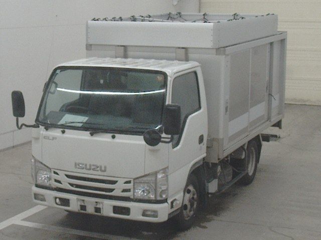 2017 Isuzu Elf ボトルカー Japan auction vehicle