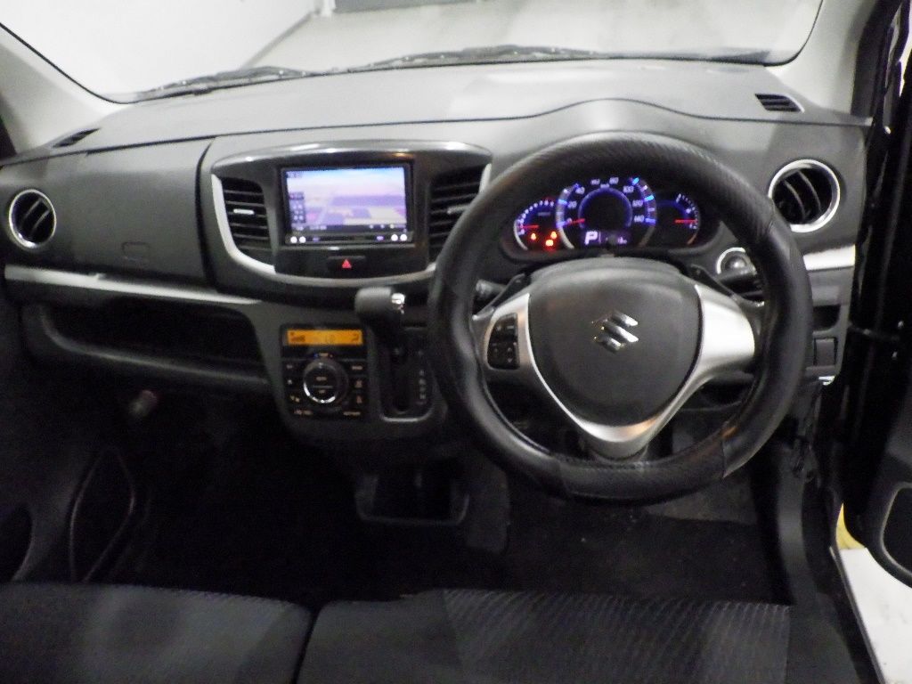 2013 Suzuki Wagon R スティングレーT auction photo 3