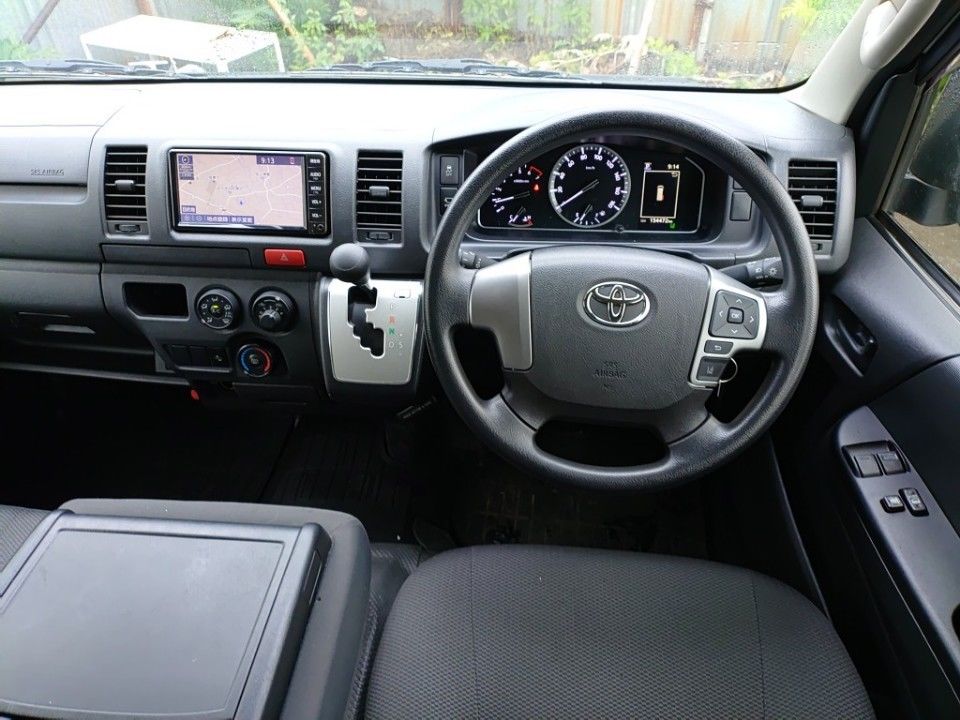2021 Toyota Hiace auction photo 3