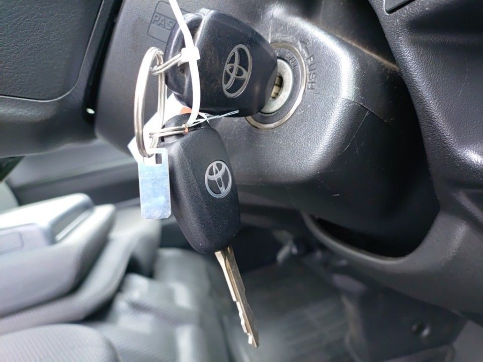 2021 Toyota Hiace auction photo 15