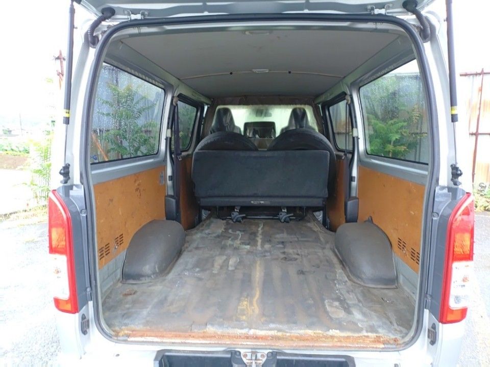 2021 Toyota Hiace auction photo 8