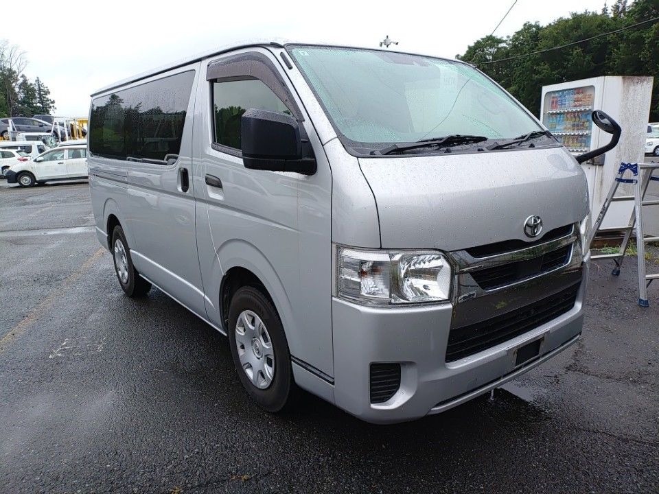 2021 Toyota Hiace auction photo 4