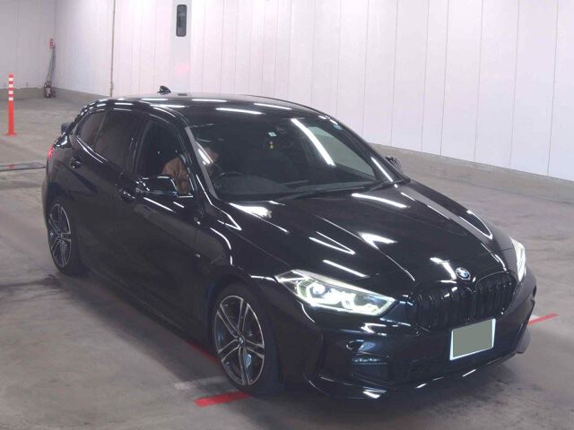 2020 BMW 1 Series 118D MスEジョイ+ Japan auction vehicle