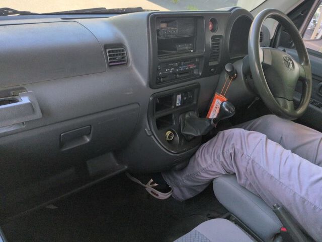 2012 Toyota Pixis Van Deluxe 4WD auction photo 3