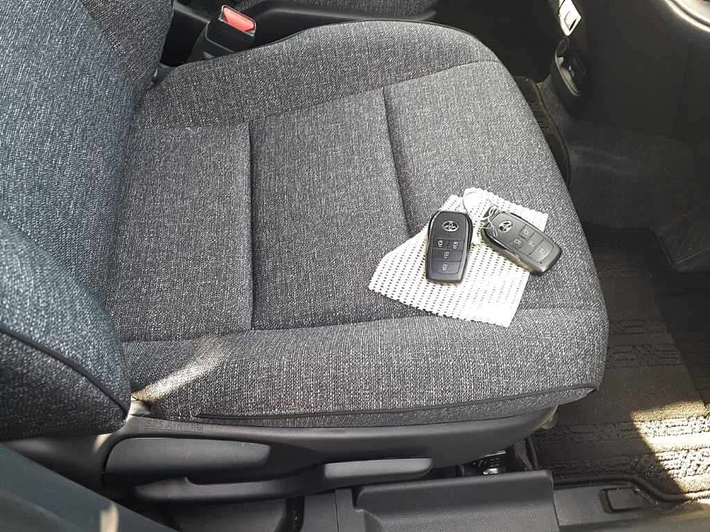 2023 Toyota Sienta ハイブリッドZ auction photo 10