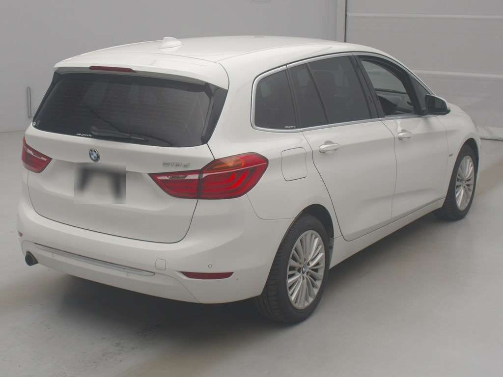 2017 BMW 2 Series 218d Gran Tourer Luxury auction photo 2