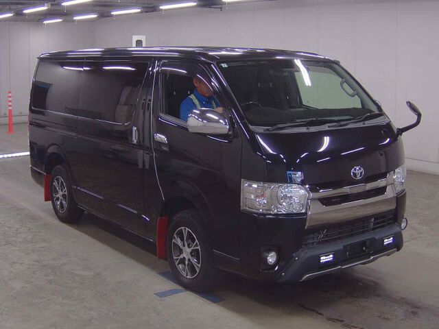 2018 Toyota Hiace L Super GL Dark 4WD Japan auction vehicle