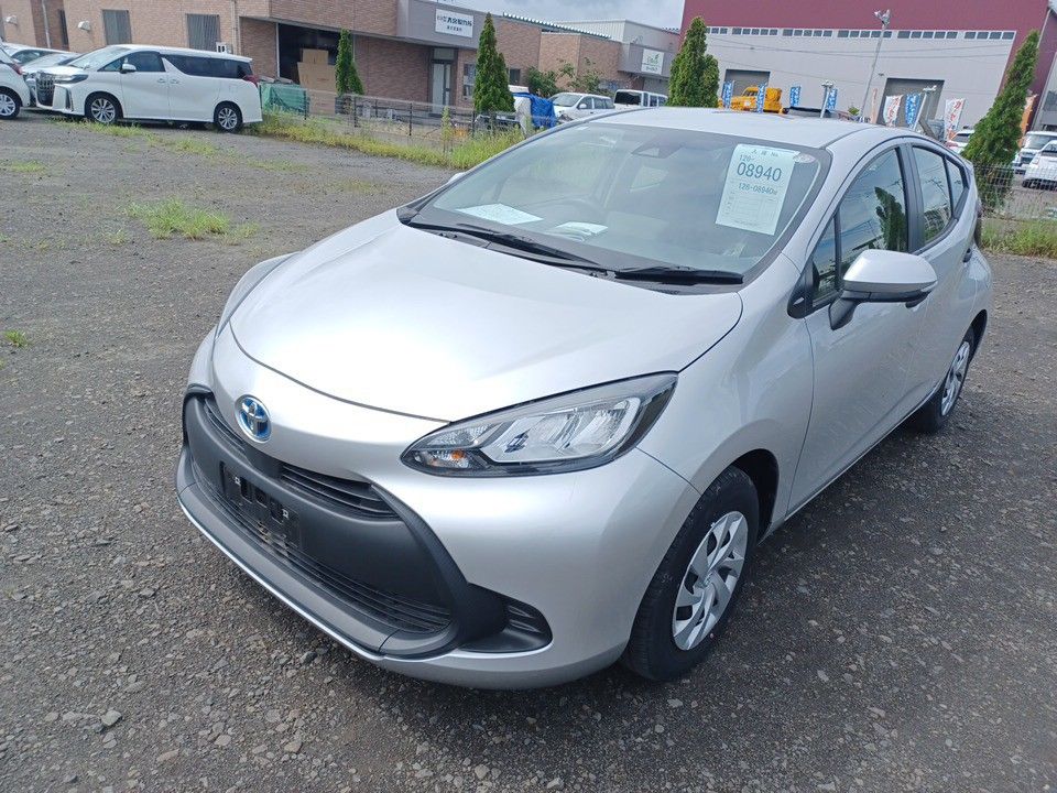 Japan Auction Vehicles 24 2023 Toyota Aqua auction photo
