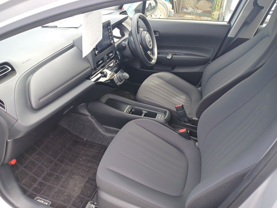 2023 Toyota Aqua auction photo 16