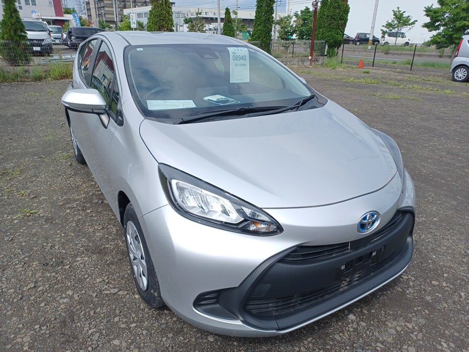 2023 Toyota Aqua auction photo 4