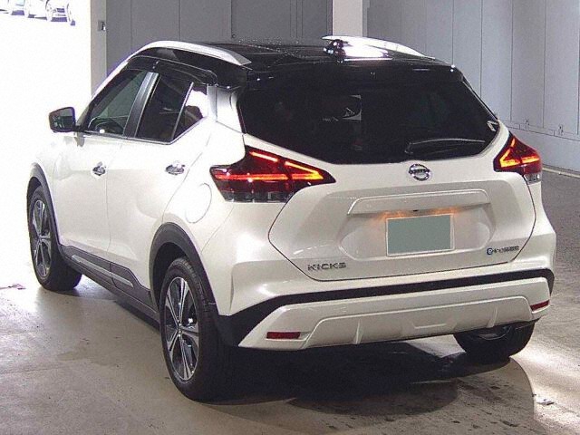 2022 Nissan Kicks X Two-Tone Interior Edition auction photo 2