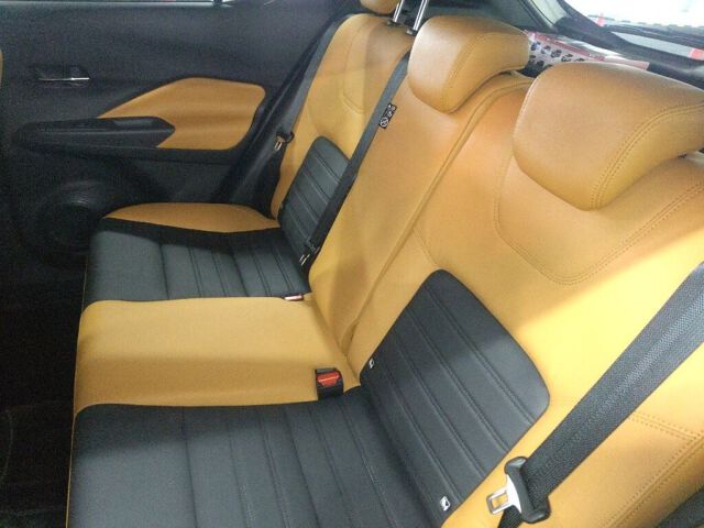2022 Nissan Kicks X Two-Tone Interior Edition auction photo 6