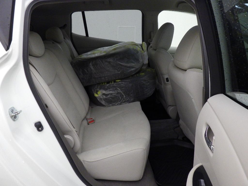 2011 Nissan Leaf G auction photo 7