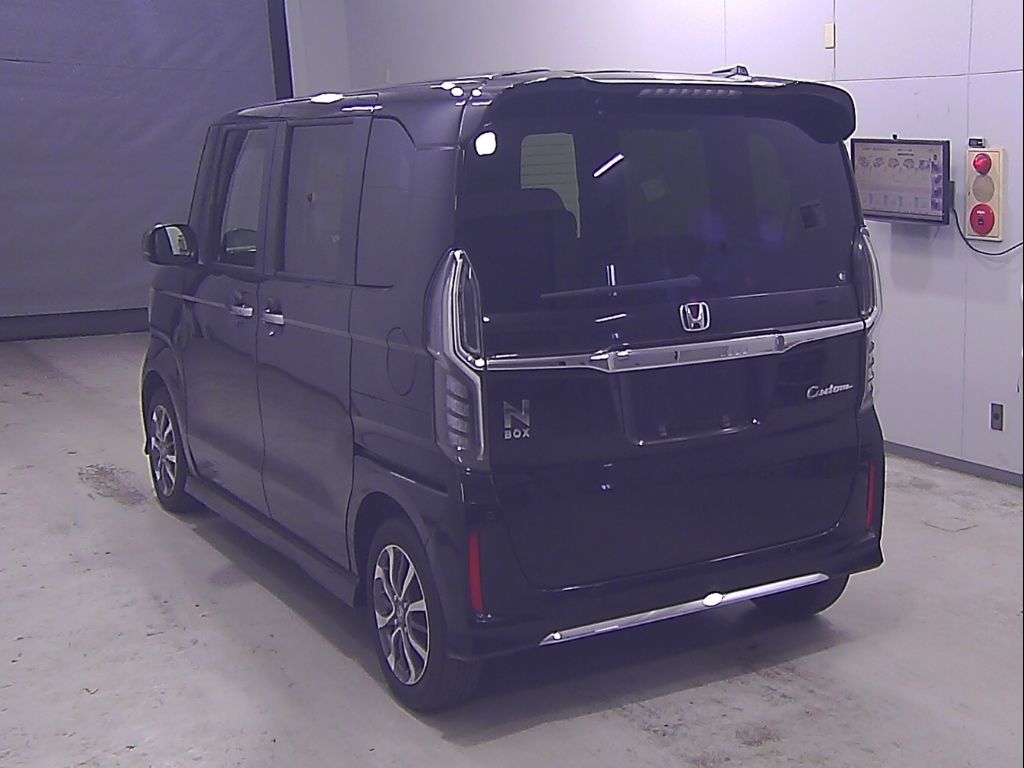2023 Honda N-BOX Custom L auction photo 5
