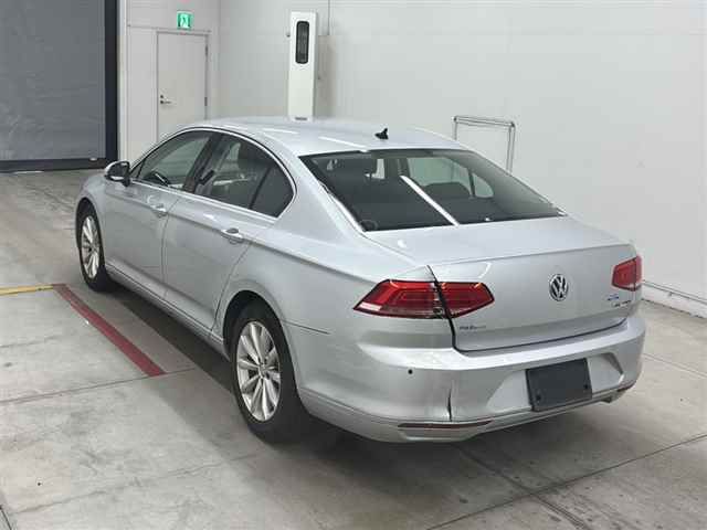 2015 Volkswagen VWパサートセダン auction photo 2