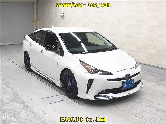 2021 Toyota Prius S Safety Plus 2 Japan auction vehicle