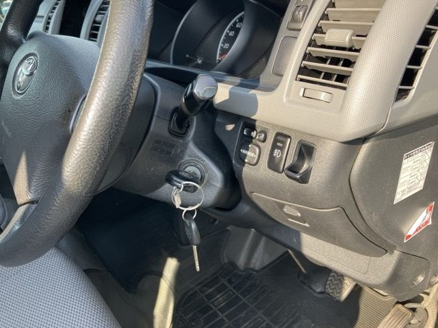 2009 Toyota Hiace auction photo 6