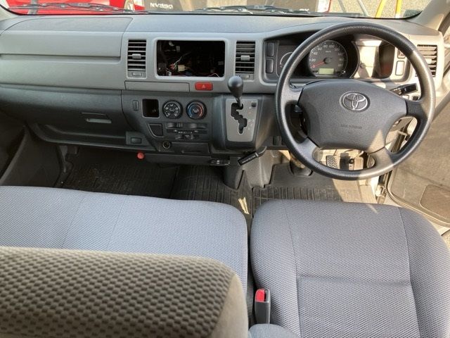 2009 Toyota Hiace auction photo 4