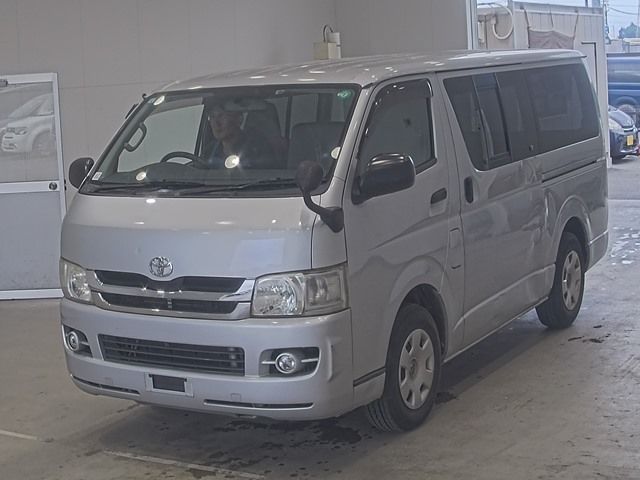 2009 Toyota Hiace Japan auction vehicle