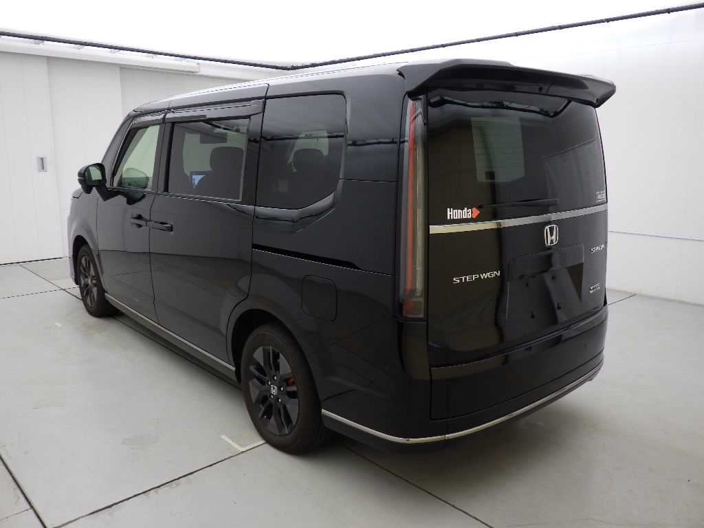 2023 Honda Stepwgn 4WD 7 people auction photo 5