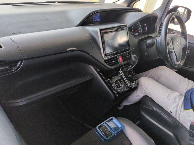2017 Toyota Noah SI WXB auction photo 3